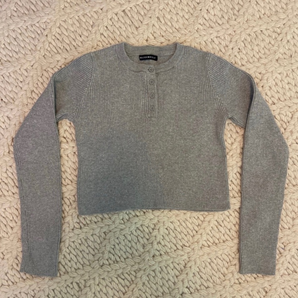 Brandy Melville Quarter Button Grey Cropped Long Sleeve